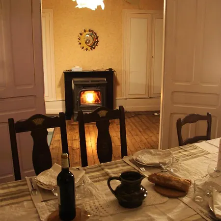 Cantal'envie Holiday home *